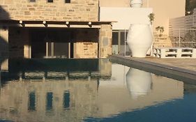 Laini Luxury Suites